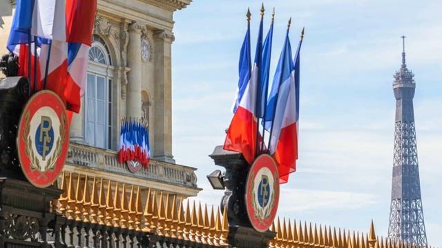 Hymne national français, la Marseillaise, interprétée par des élèves du Lycée français de Moscou смотреть онлайн