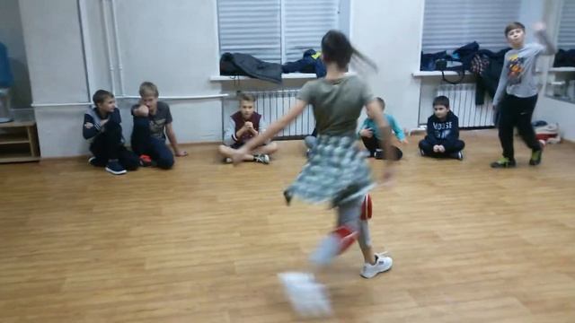 Пробный баттл. Финал в 3 угла Максим Санагин vs. Орловский Евгений vs. Спажева Катя смотреть онлайн