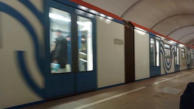 Поездка по КРЛ с выходом на каждой станции (Москва) (Медведково-Новоясеневская)