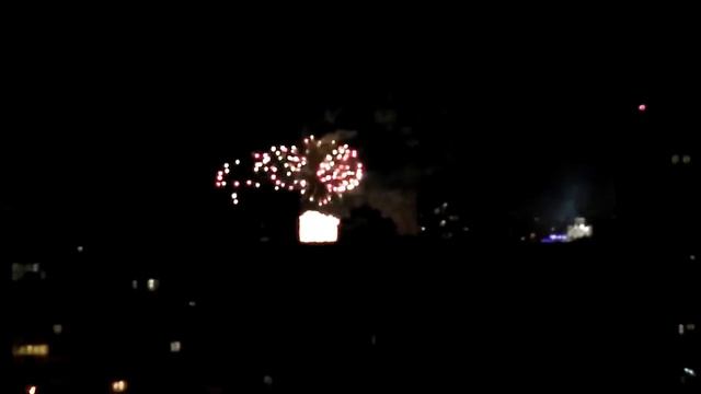 Салют в Екатеринбурге смотреть онлайн