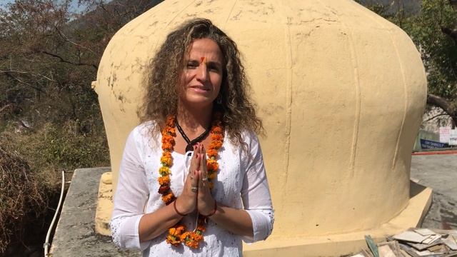 Rishikesh Yoga Teacher Training Review: Om Shanti Om Yoga School смотреть онлайн