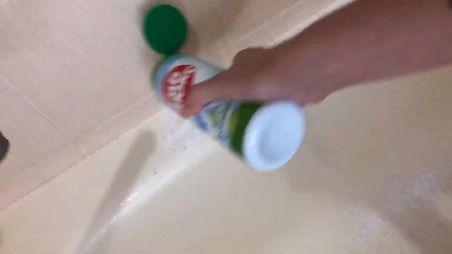 Отмыла ванную без едкой химии. Смешала 3 ингредиента и удалила налёт и желтизну с ванной #лайфхаки смотреть онлайн