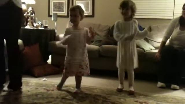 Lily and Matisse Just Dance смотреть онлайн