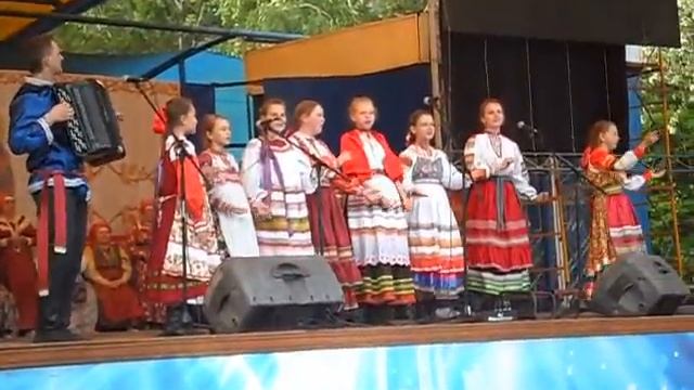 Фестиваль в Новосибирске " На Кирилла и Мефодия", ансамбль "Росинка", 2015 смотреть онлайн