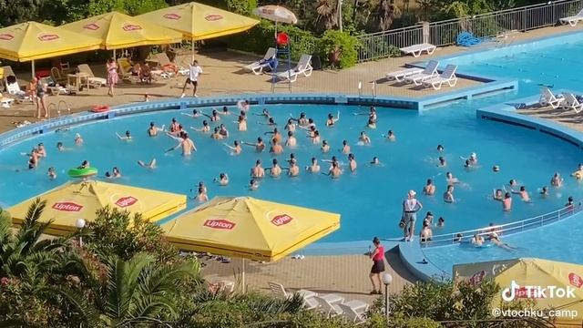 Детский лагерь Spa&Camp в Сочи. Лагерь Илона. Дети после обеда в бассейне