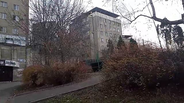 Спасибо мэрии Кисловодска, за ремонт спортплощадки!!! Рядом провалился люк!!!...20.11.2023 г. смотреть онлайн