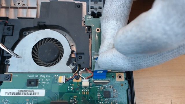 Как правильно отсоединить шлейфы и разъемы в ноутбуке смотреть онлайн