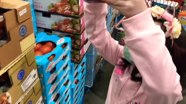 США, Калифорния. Предпраздничный шопинг в Costco, новые продукты. Осень 2020. ?? смотреть онлайн