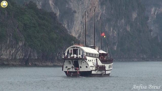 Vietnam. Bai Tu Long Bay. смотреть онлайн
