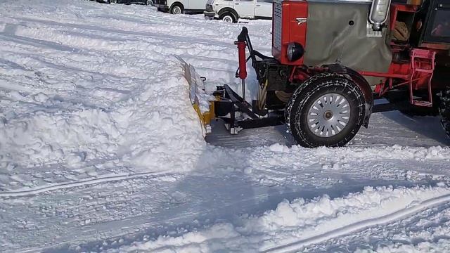 Трактор ? т-25 чистим снег!!! смотреть онлайн
