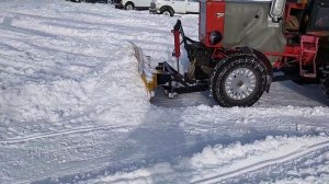 Трактор ? т-25 чистим снег!!!