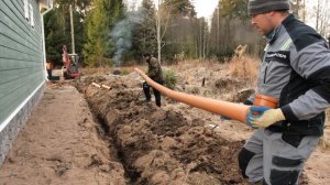 Канализация и отвод воды в загородном доме на свайном фундаменте. Септик, дренаж, водопровод.