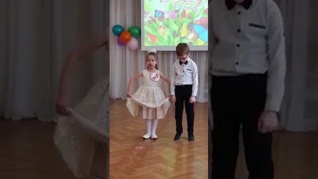 Таисия Володина рассказывает стих на Утреннике￼