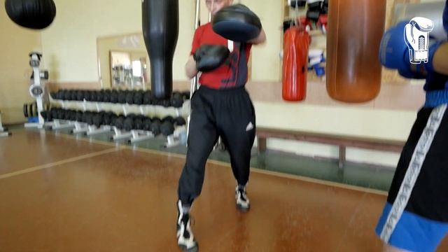 Уклонение от удара с ответным ударом на ЛАПАХ/ Шаг в сторону смотреть онлайн