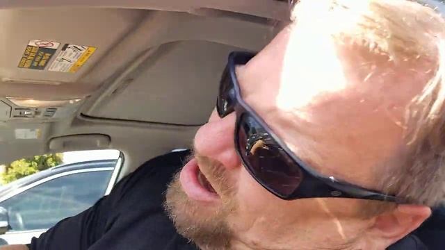 What USB port connects to your car radio? смотреть онлайн