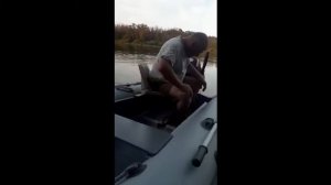 Установка кресла в лодку с шириной кокпита 67 см!