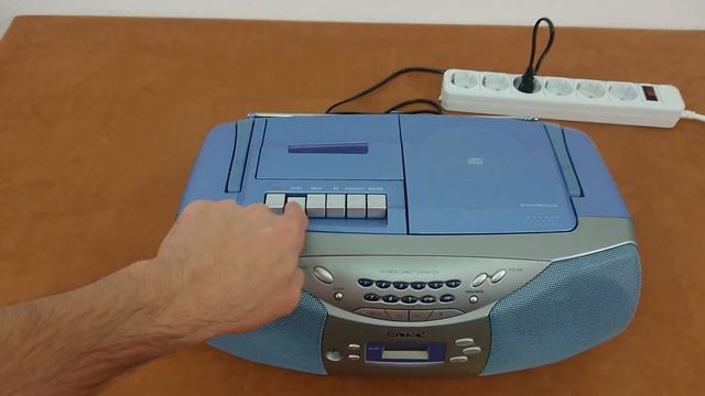 Бумбокс Sony CFD-S26L смотреть онлайн