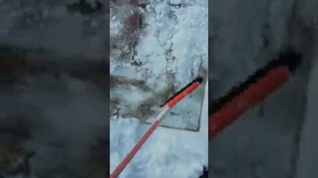 Как почистить ковер, палас на снегу смотреть онлайн