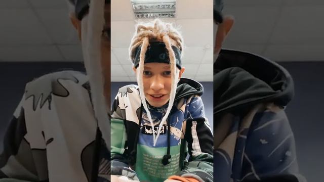 🔔 #Эфир: @ivanstarmusic 👨🦳 и #участники @ECOLEmusic 🎵  → в #гимёрке, #перед #концертом🎤  | 19.12.2