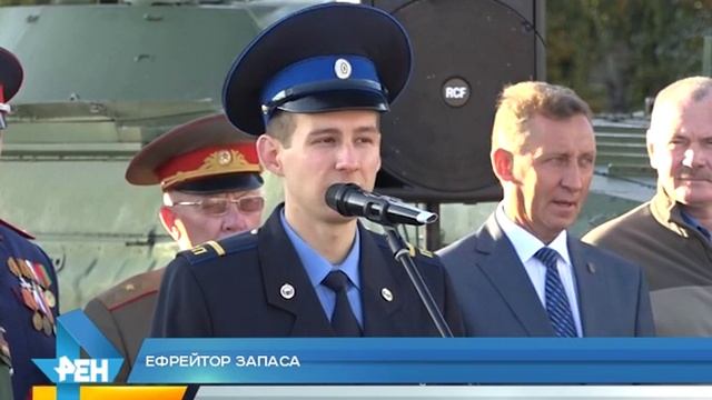 В Старом Осколе проводили в армию первых осенних призывников смотреть онлайн