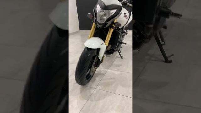 HONDA CB600F HORNET 2013 -19.000KM смотреть онлайн