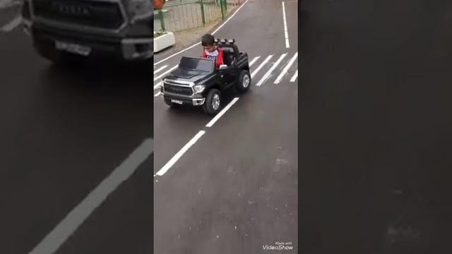 Маленький водитель Давид.Little Driver David