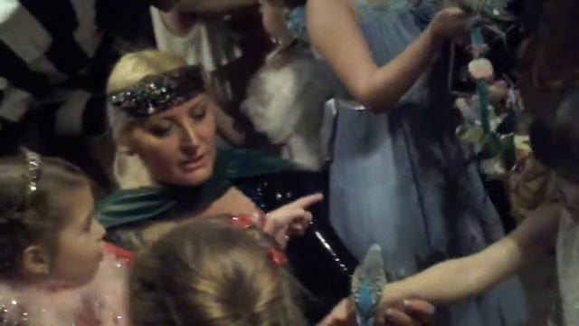 8(965)380-13-11. Питон, волнистые попугаи, хорек и кролики в контактном детском зоопарке смотреть онлайн
