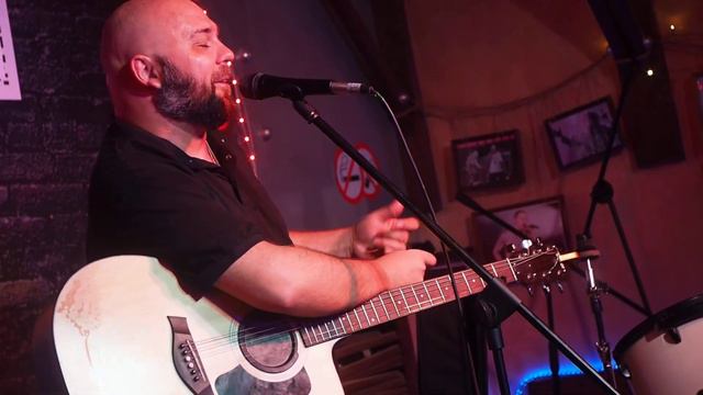 Бранимир – Не хочу никуда уезжать+телега смотреть онлайн