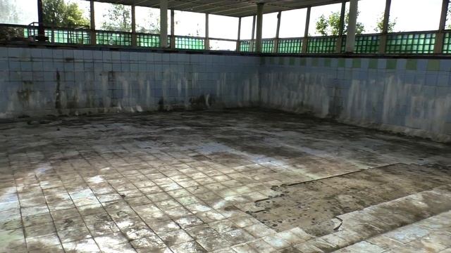 Заброшенный сельский бассейн в Тульской области смотреть онлайн