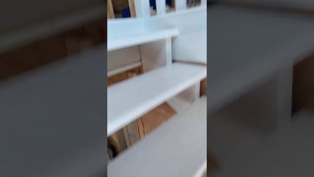 Лестница с поворотными ступенями, на косоурах. смотреть онлайн