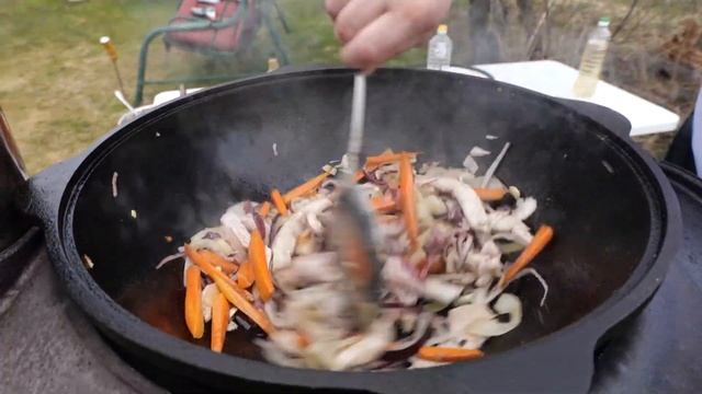 Рецепт: Китайский вок с курицей и полбой. Готовим на Везувии с Глебом Астафьевым смотреть онлайн