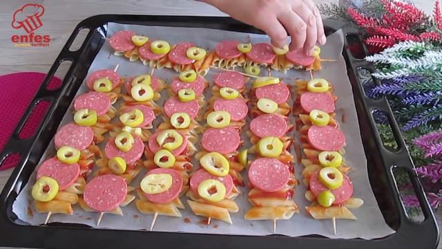 ?Herkesin Aradığı en KOLAY? Ve En LEZZETLİ Tarif Bu?DENEMEYEN KALMASIN?ÇÖP ŞİŞTE PİZZA TARİFİ. смотреть онлайн