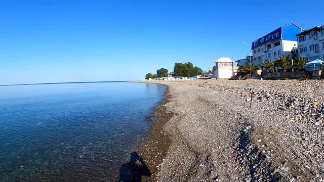 Можно сказать ЖАРА! С утра +21, а море мурлычет, штиль полнейший!?ЛАЗАРЕВСКОЕ СЕГОДНЯ?СОЧИ. смотреть онлайн