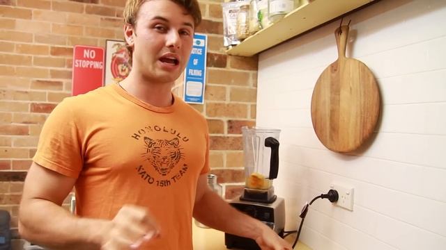 Juicing vs. Blending — How To Make Orange Juice with a Blender смотреть онлайн