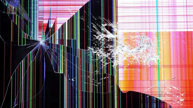 Brighten Your Friends' Day With A Chuckle-Inducing Broken Screen Prank 🤣😃