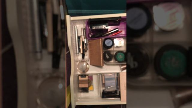 Decluttering My Makeup-Eye Products!! смотреть онлайн