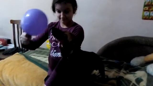 Я надуваю шарик