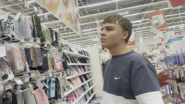 Покупки к школе едем в гости