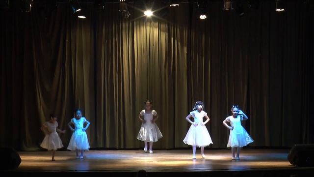 Ballet infantil B - Mazurca de Coppelia - IDS 18/9/2022 смотреть онлайн
