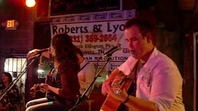 CJ Wilder with Ashton Shepherd at Tin Roof in Nashville смотреть онлайн