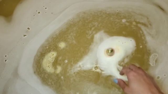 Fragrant Jewels GOLD Atlantis Bath Bomb - RING REVEAL! смотреть онлайн