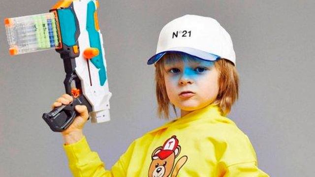 «Куплю себе много оружия, машины и дом». 7-летний сын Плющенко и Рудковской зарабатывает 12 млн