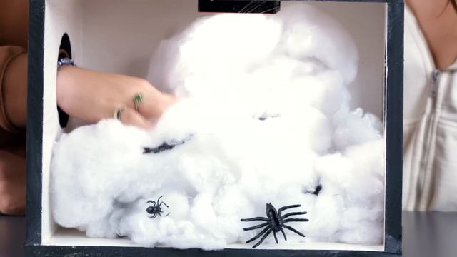Halloween Treats & Spooks Mystery Box Of Terror Challenge смотреть онлайн