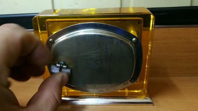 Настольные механические часы Молния. смотреть онлайн