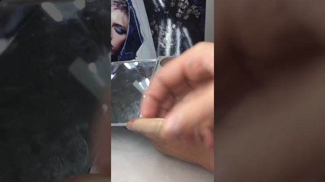 Смена блока в палитре теней/румян KRYOLAN смотреть онлайн