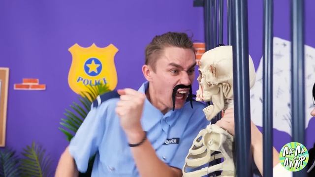 УЭНСДЕЙ В ТЮРЬМЕ! Секретные ЛАЙФХАКИ и ПРИЕМЫ, чтобы избежать наказания от Ла-Ла Лайф смотреть онлайн
