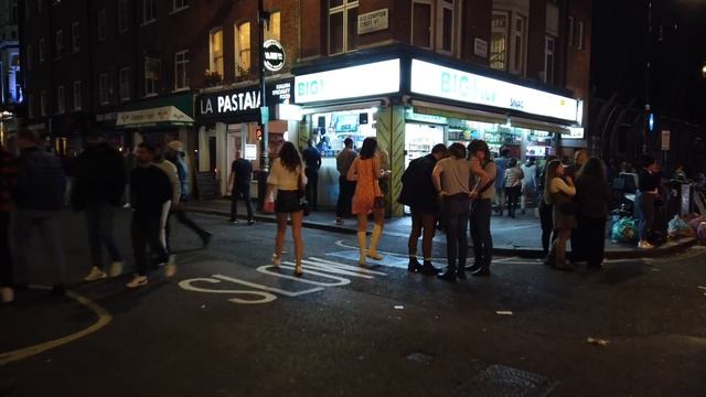 London Halloween Weekend | Saturday Night Walk | West End | London Nightlife [4K HDR] смотреть онлайн