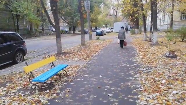 У лета осень света просит (октябрь в Киеве) смотреть онлайн