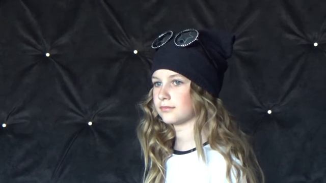 Фотосессия для магазина детской одежды в студии. смотреть онлайн