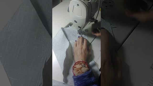 Пошив праздничной скатерти из полульна с окантовкой серебряным льном. Ч.1. смотреть онлайн